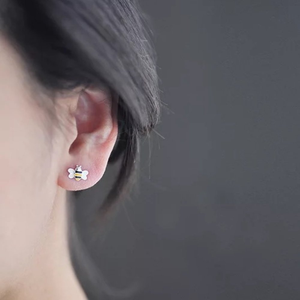 S925 Adorable Bee Stud Earrings - Picture 7 of 10